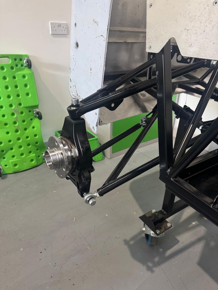 Suspension geometry and fabrication detail.